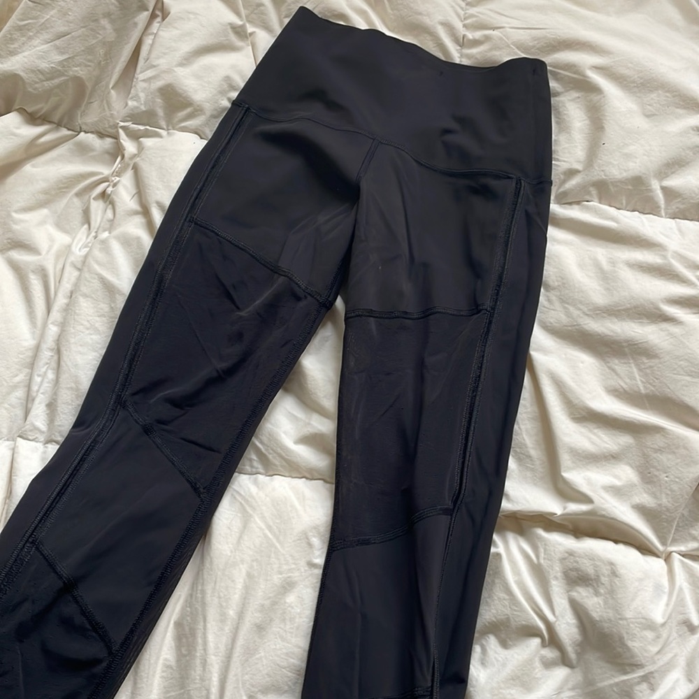 Lulu size 4 high waisted mesh panel leggings